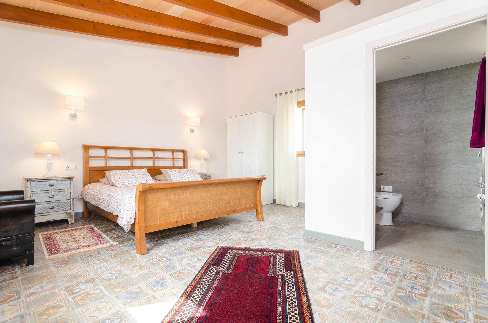 Pleta Comuna Hotel